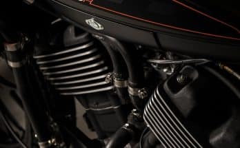 black and gray Harley Davidson cruiser motorcycle